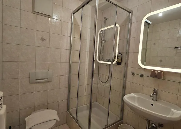 Absolute Active Margret